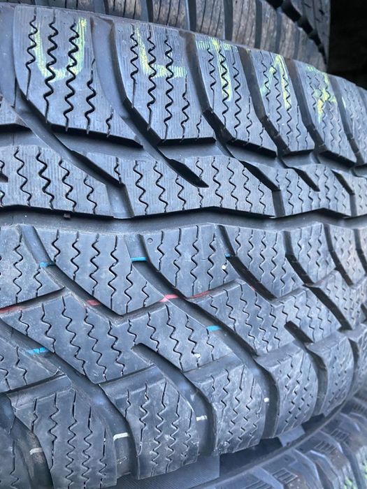 2x Opony zimowe 235/65/17 104T Viatti, 2019rok bieżnik 9mm