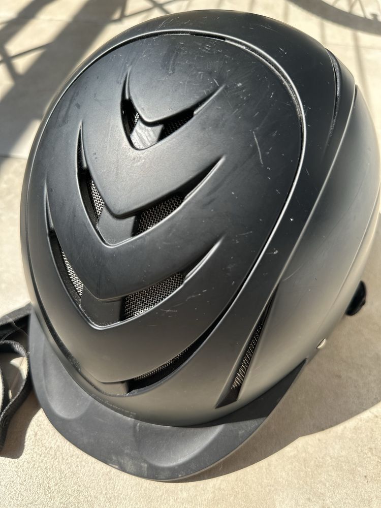 Kask jeździecki Fouganza 500 czarny rozmiar M (55-59 cm)