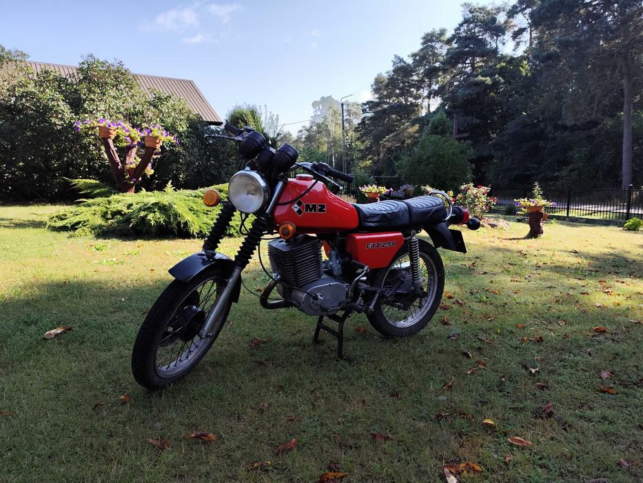 Motocykl MZ ETZ 250