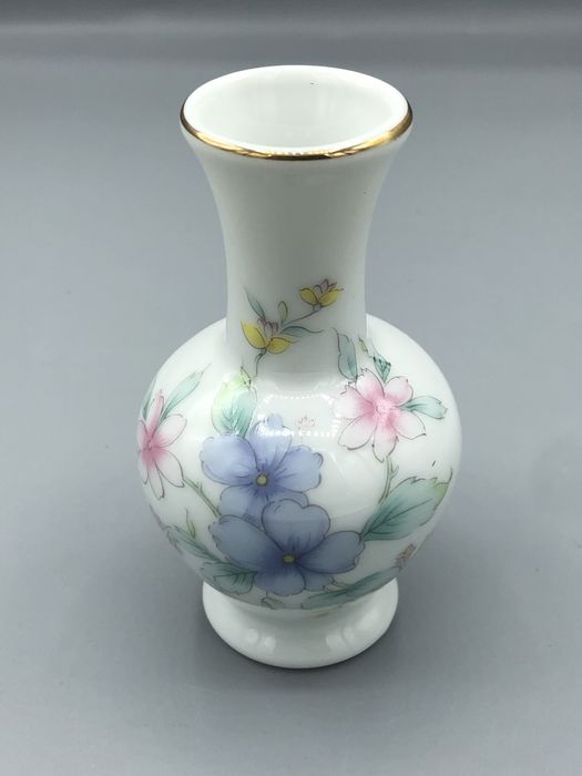 Ozdobny filigramowy wazonik Japonia wzór kwiaty dekoracja ozdob