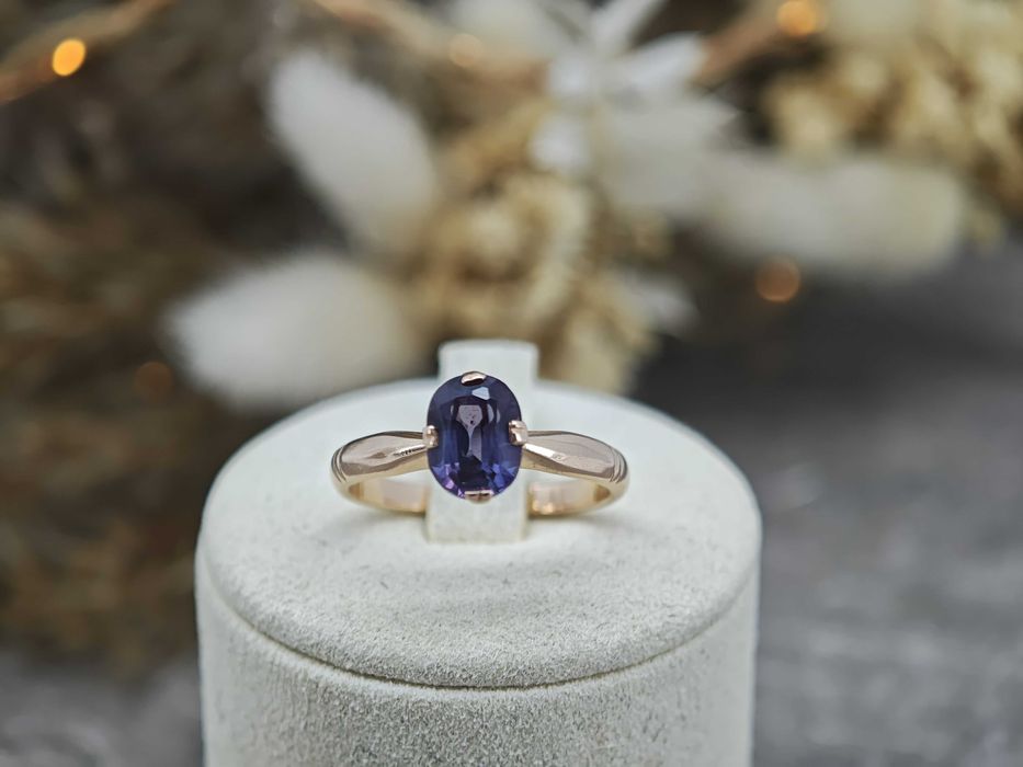 Piękny Złoty Pierścionek z kamieniem Próba 585 Waga 3.23g Rozmiar 16