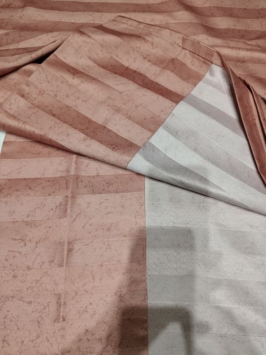 Cortinados cor-de-rosa