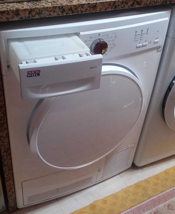 Maquina secar roupa sem uso praticamente nova .