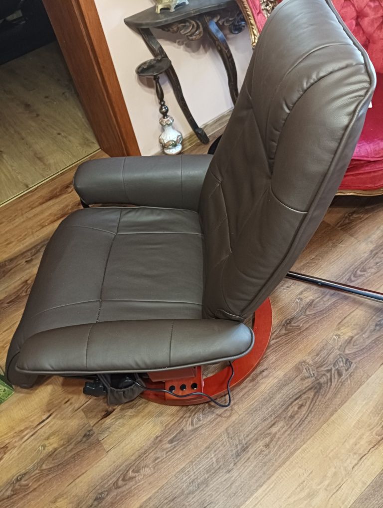 Fotel z masażem i funkcją podgrzewania