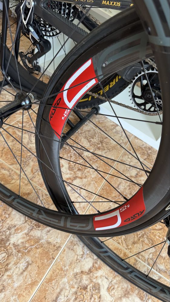 Rodas carbono TUFO