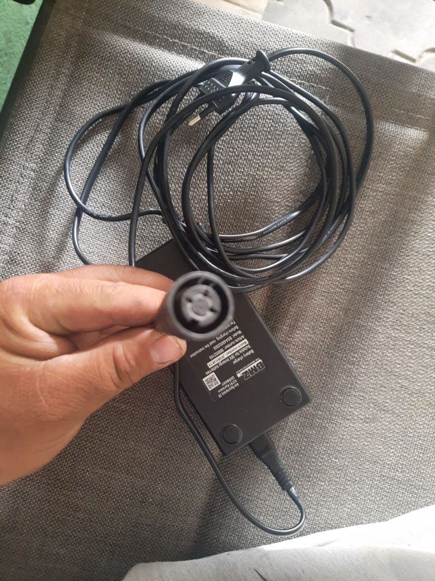 Ładowarka roweru elektrycznego