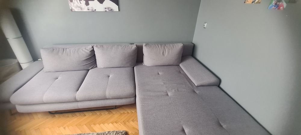 Kanapa narożna dużą Szara   rok użytkowana a