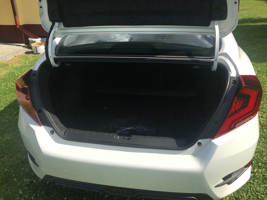 Samochod osobowy Honda CIVIC 2,0 sedan 2017 automat