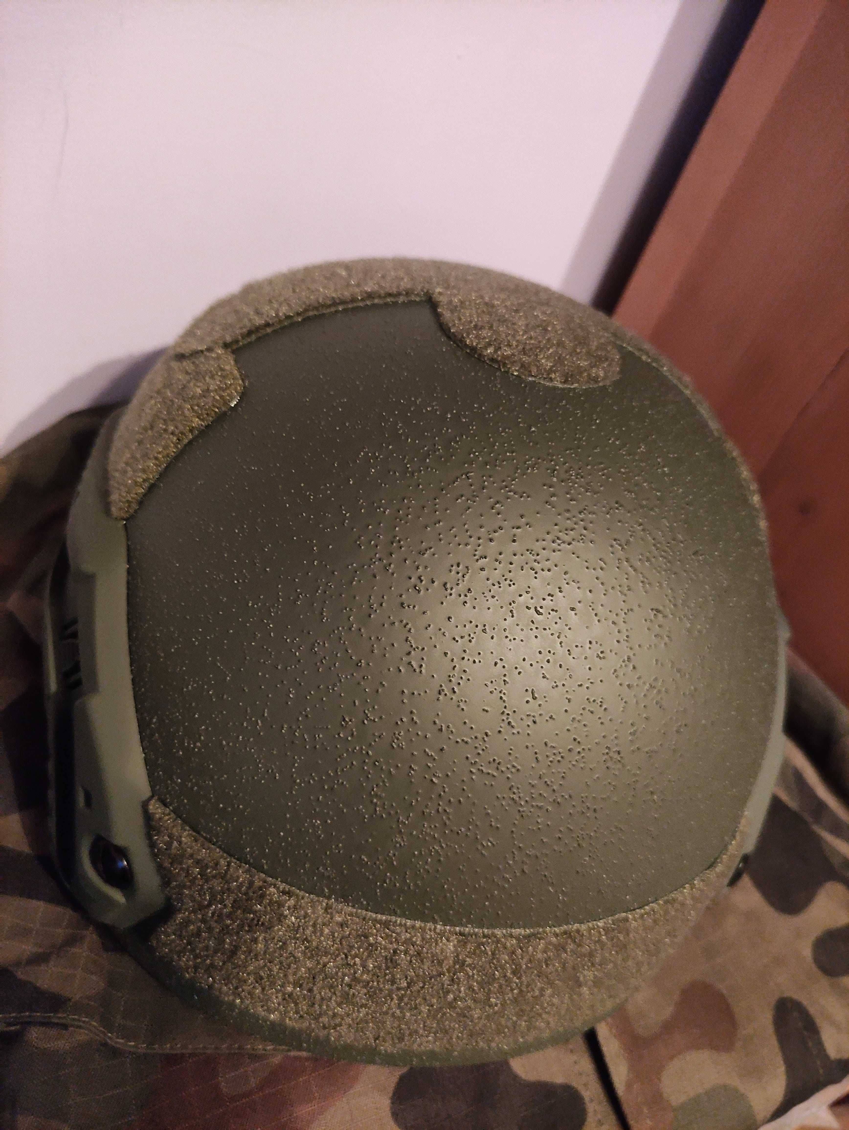 Replika Hełmu balistycznego FAST ACH OPS-CORE High Cut Wendy's UHMW-PE