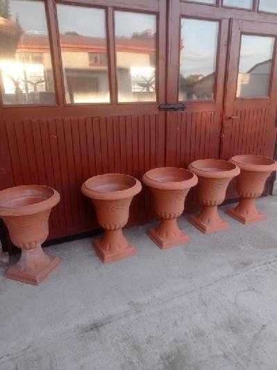 Donice, flakony na kwiaty