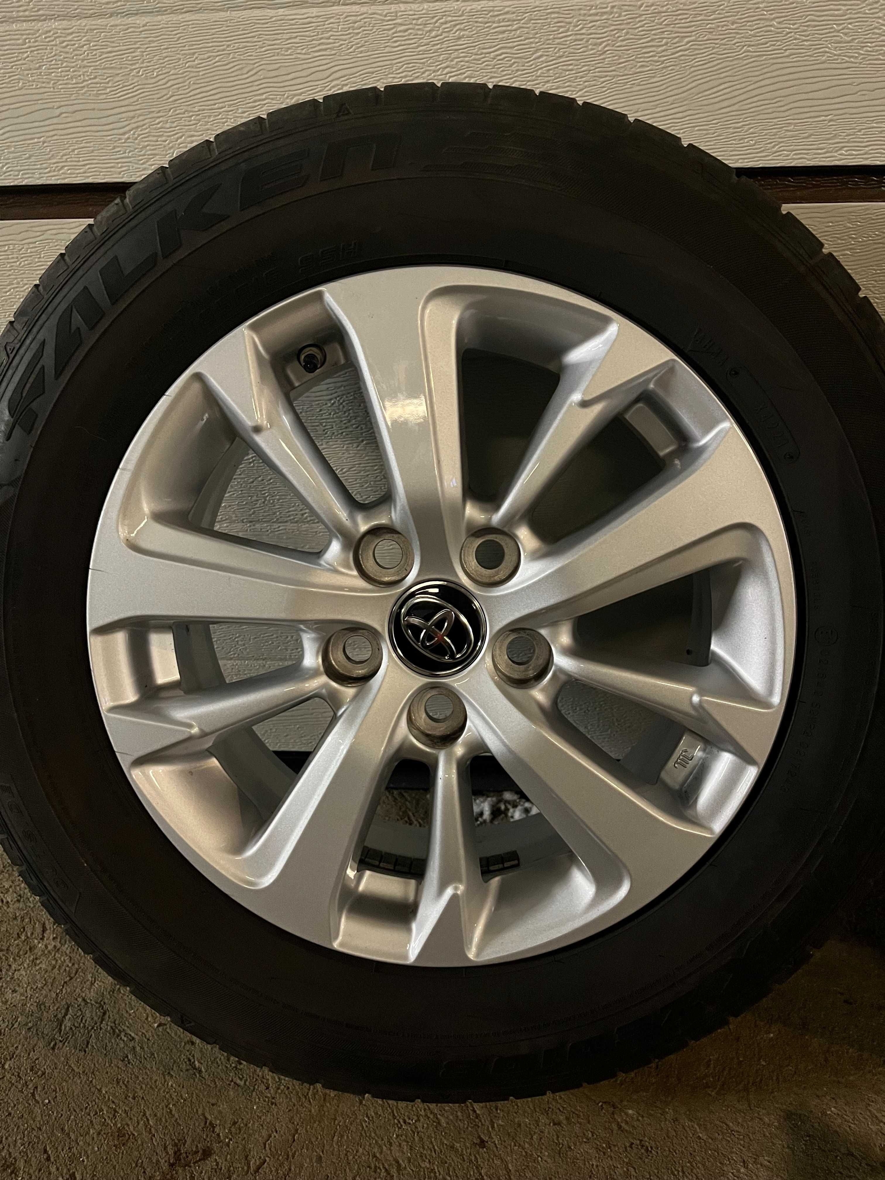 KOŁA FELGI 16" 205/65 YARIS CROSS Toyota