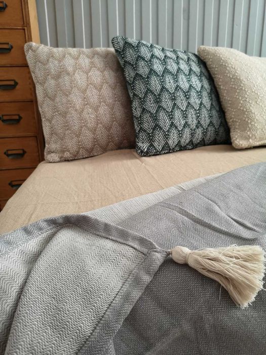 Narzuta na łóżko 240×260 szara minimalistyczna 100% bawełna boho