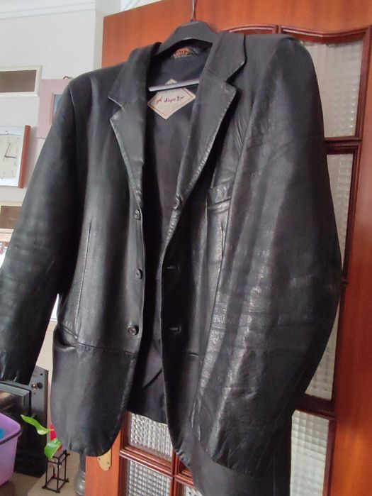 Casaco de homem em pele