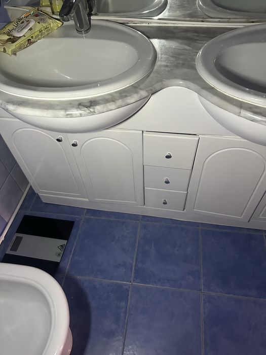 Moveis, sanitas, armario casa de banho e pedra doação