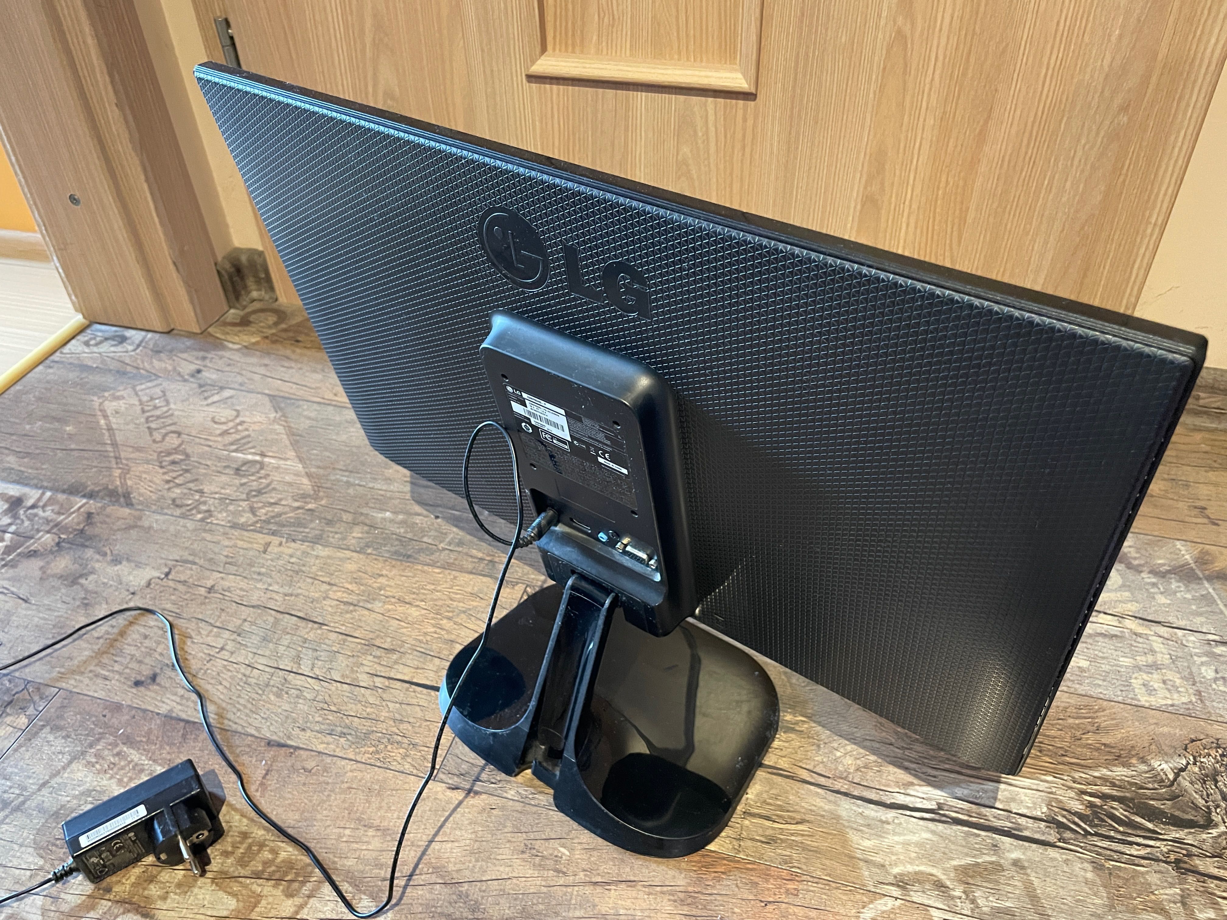 Komputer stacjonarny i7-11700K 2 monitory, myszka i klawiatura