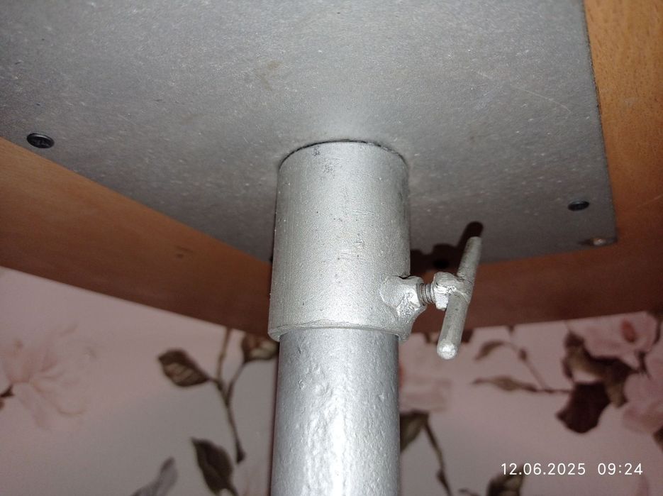 Столик- подставка универсальный