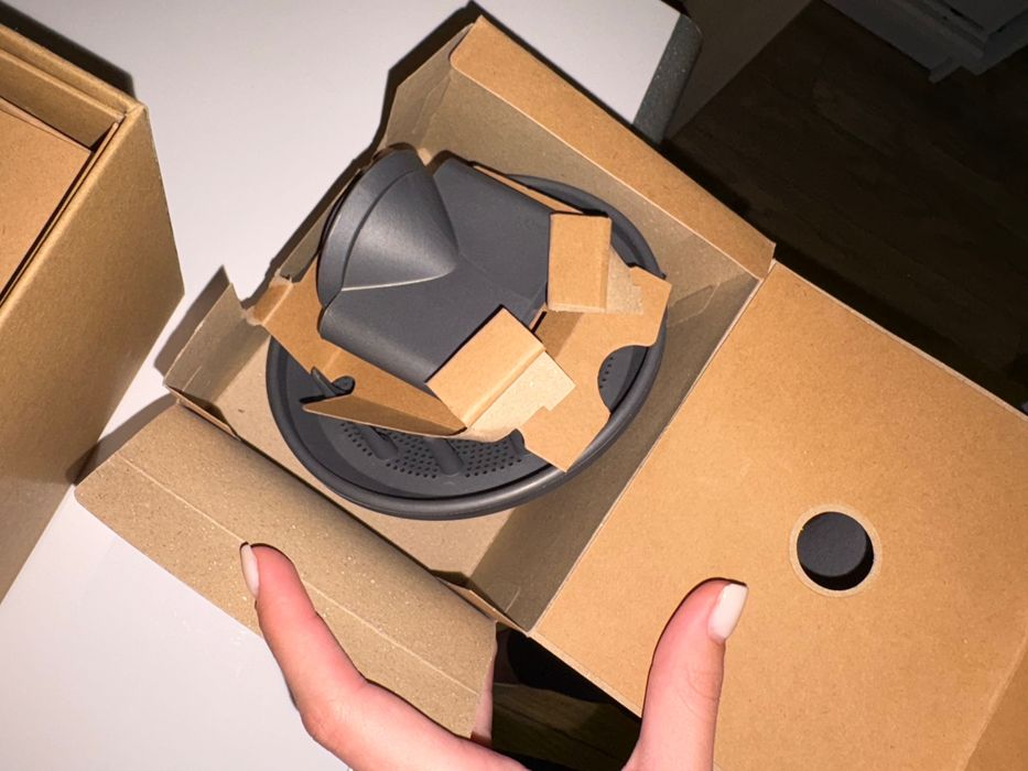 Продам фен Dyson Supersonic
Колір: Fuchsia / Iron