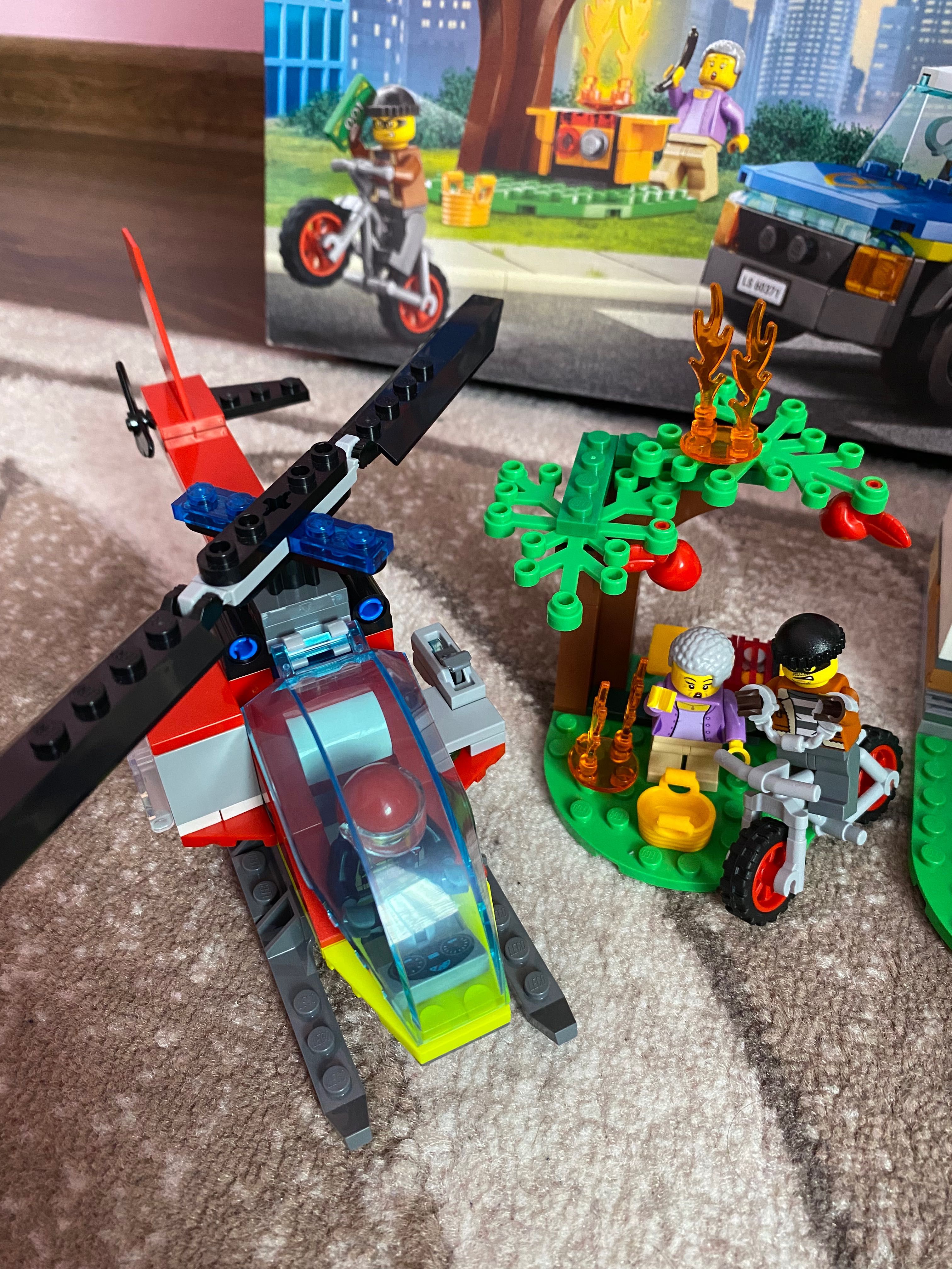 Конструктор LEGO City Центр управління рятувальним транспортом (60371)