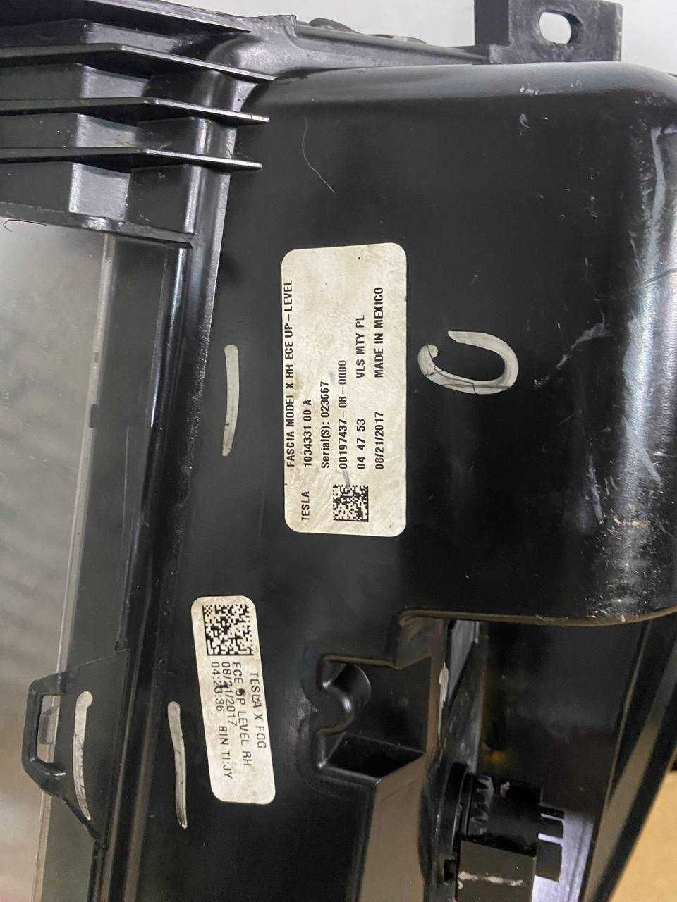 Фара протитуманна  Tesla Model X 1034331-00-A
