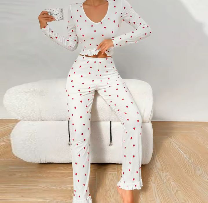 Жіночий костюм для дому