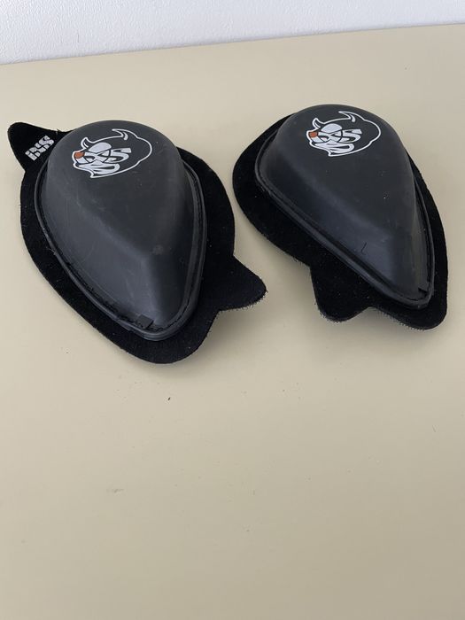 IXS слайдери для мотокомбінезона