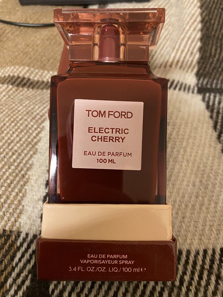 Парфюмированная вода Tom Ford Electric Cherry, 100 мл