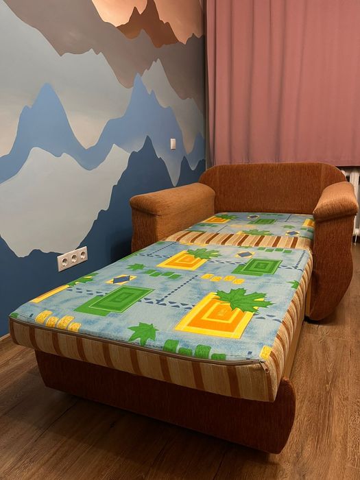 Крісло в чудовому стані, як нове.