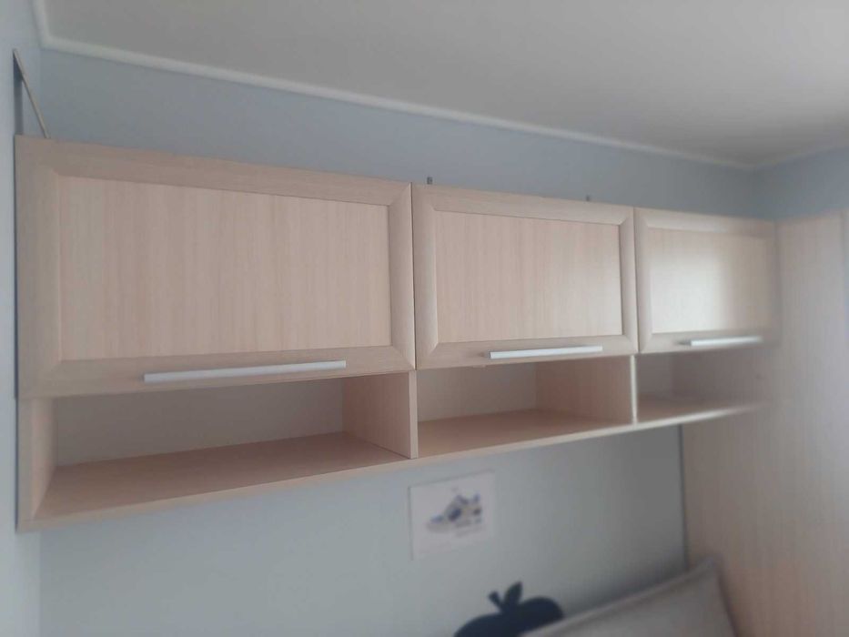 Меблі світлі, шафа, тумба з шухлядами, стіл письмовий