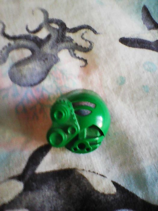 Sprzedam maskę Bionicle Akaku