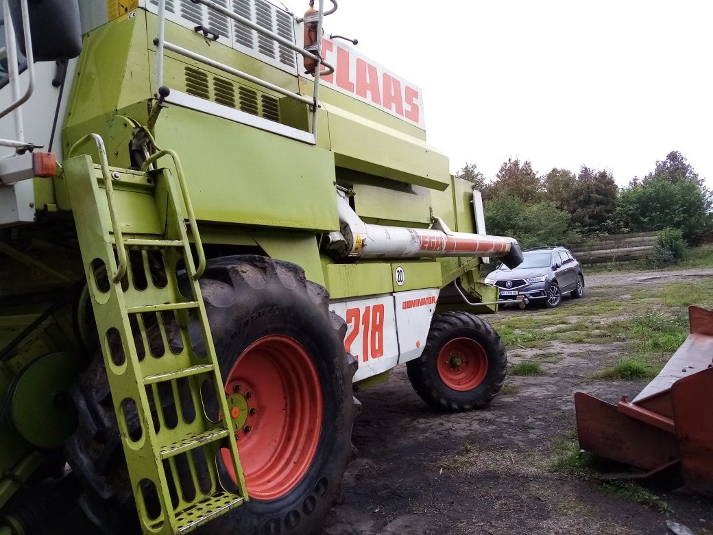 Claas  mega  218