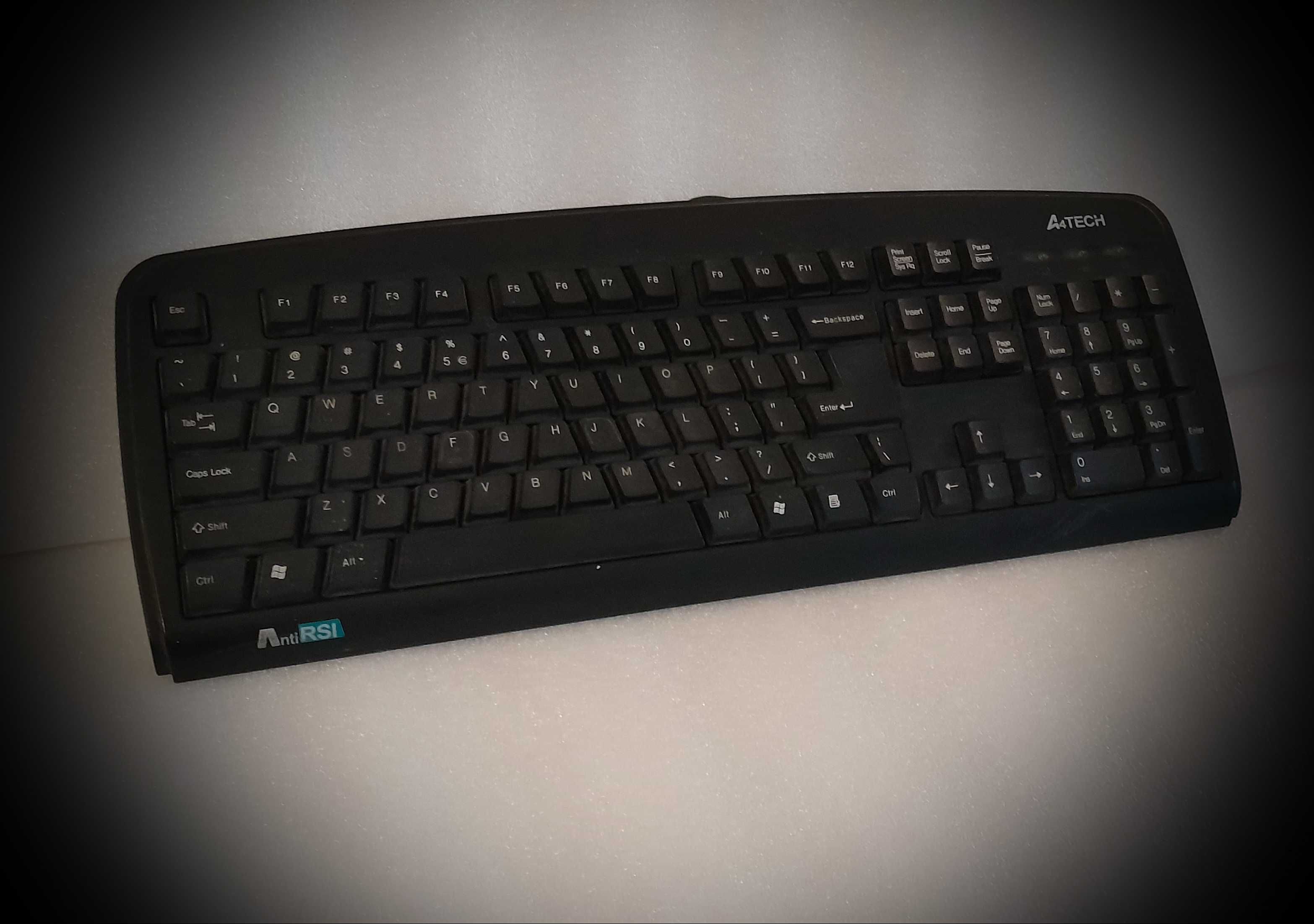 klawiatura a4 tech kbs-720 RETRO czarna stworzona do pisania PS2
