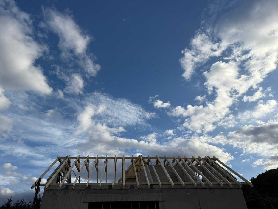 Więźba dachowa Drewno KVH C24 Prefabrykowana CNC Gotowa więźba dachowa