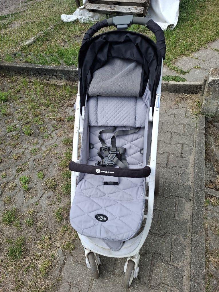 Wózek spacerowy dla dziecka