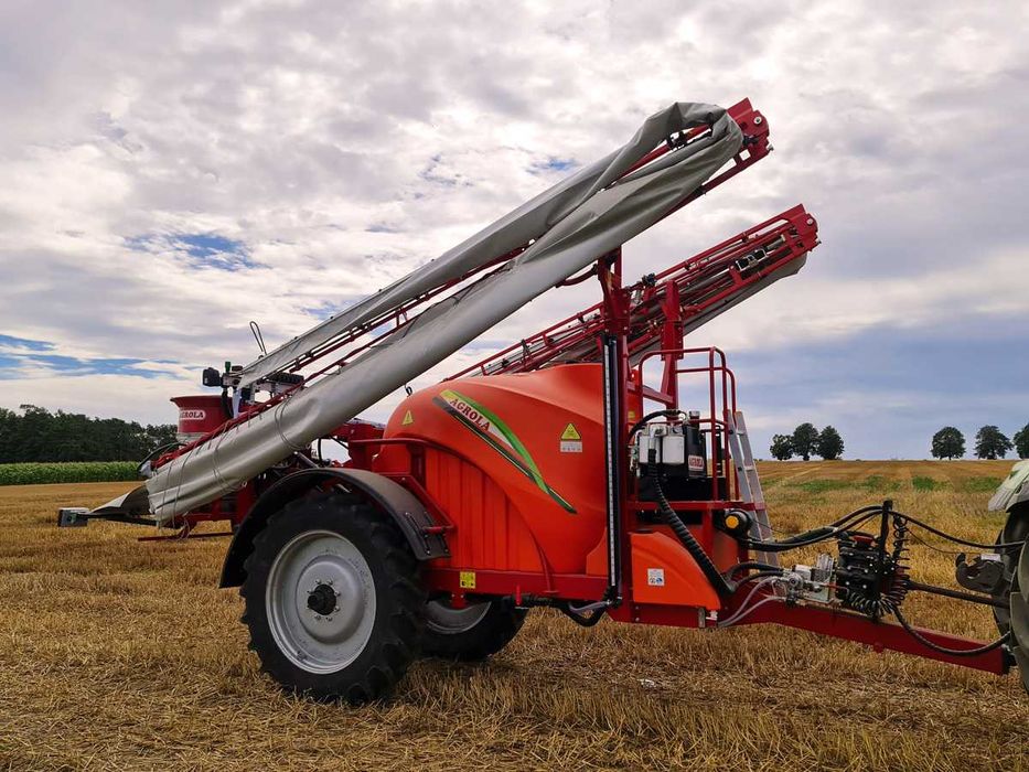 Opryskiwacz polowy ciągany Agrola PREMIUM AAF rękaw powietrzny PSP