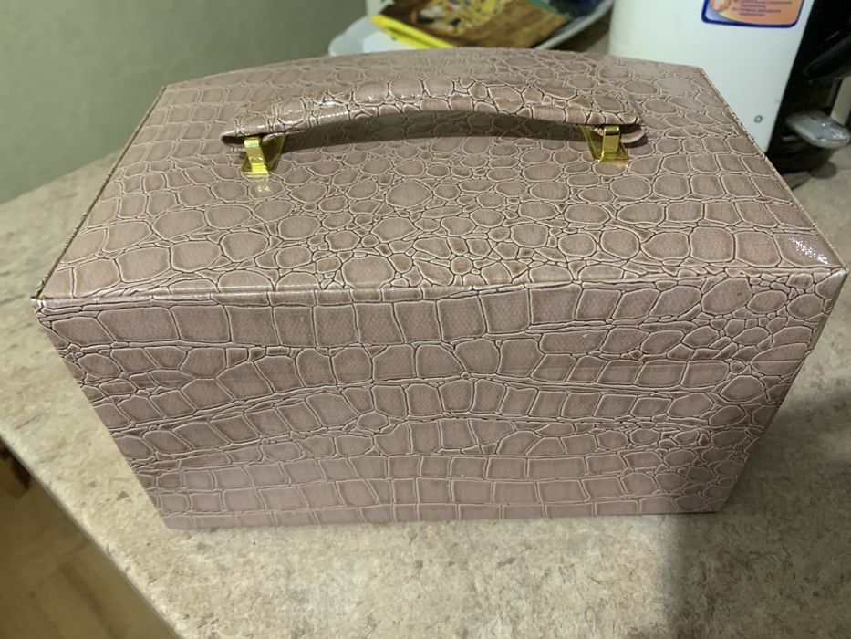 Скриня , шкатулка для прикрас