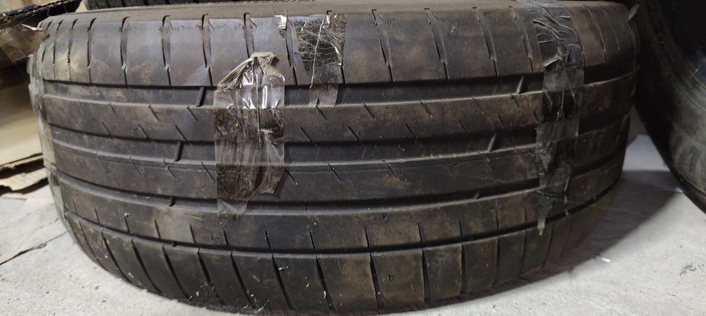 235 45 18 michelin