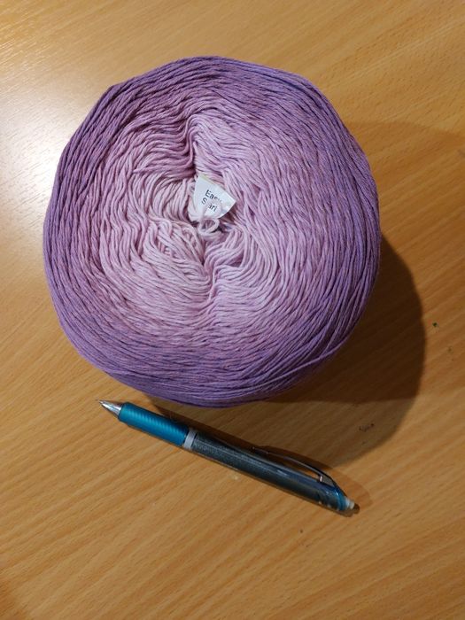 Włóczka Hobbii, motek 250 g!  w odcieniach liliowych