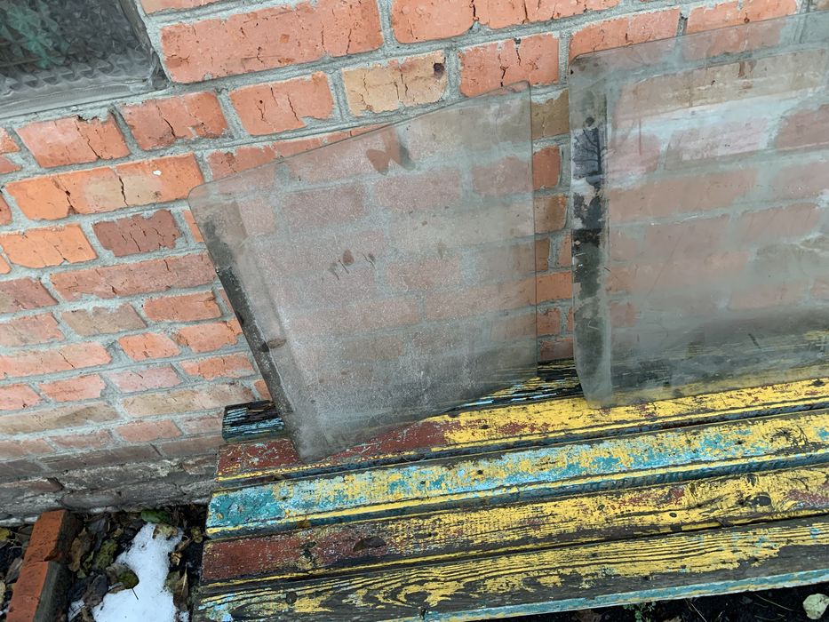 Стекла дверные боковые форточка ВАЗ классика Жигули оригинал