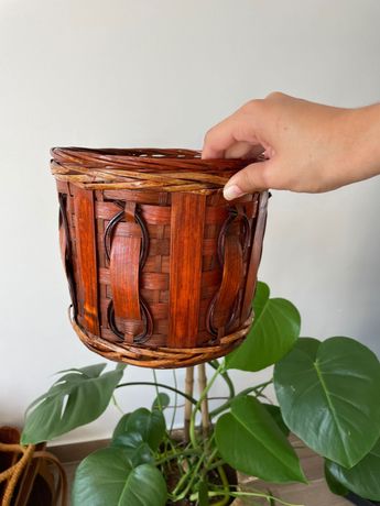 Vaso vintage antigo em verga estilo anos 60/70, tons laranja castanho