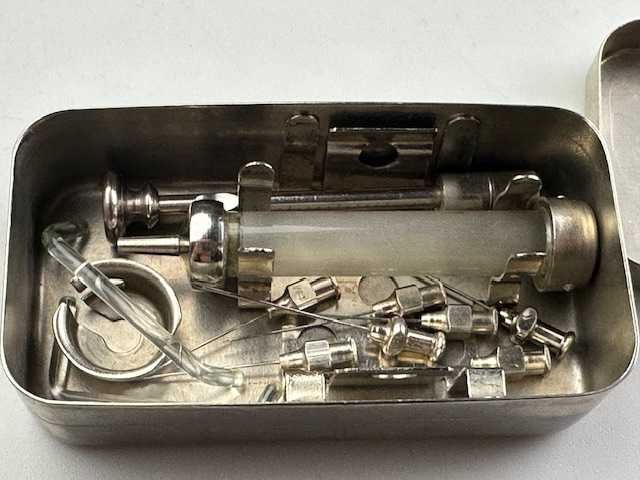 Kolekcjonerka strzykawka szklana zestaw sygnowana numerowana