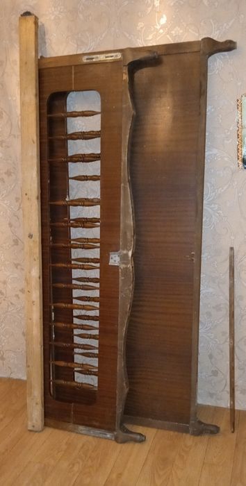 Спальный гарнитур Радость Болгария дерево под мелкий ремонт