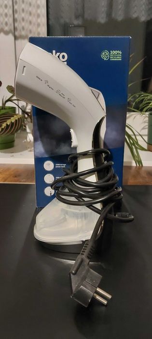 Jak nowa parownica do ubrań steamer wysoka moc