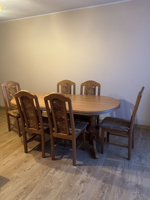 Sprzedam zestaw stół+ 6 krzeseł