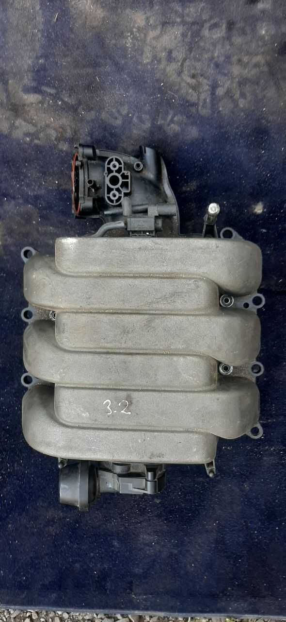 Впускной коллектор AUDI A6 C6 4F 3.2 FSI V6 AUK 06E133210