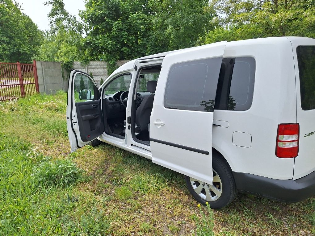 VW Caddy 1,6 tdi 7 osób  long