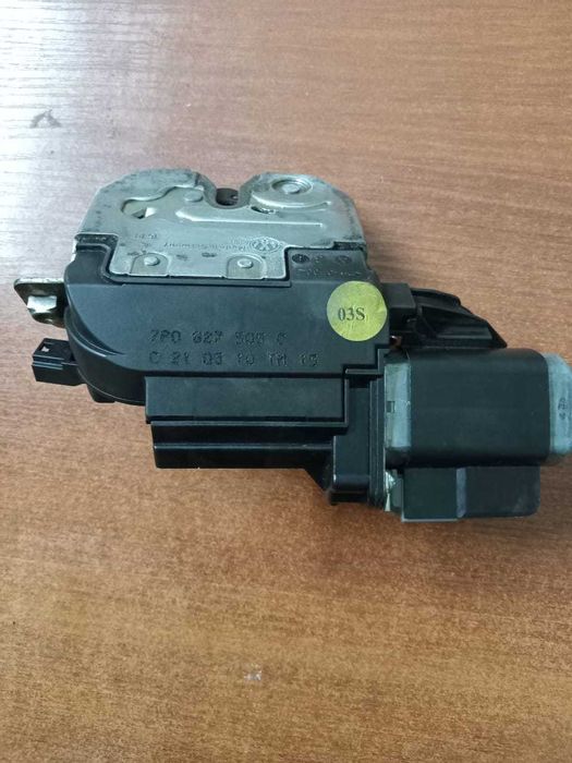 Продам замок багажнику  для Фольксваген Туарег II покоління 2010 -2018