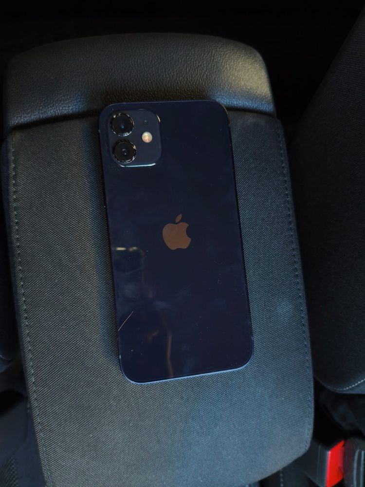 iPhone 12 64GB Preto