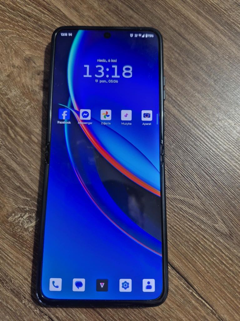 Składana Motorola razr 40 ultra stan idealny