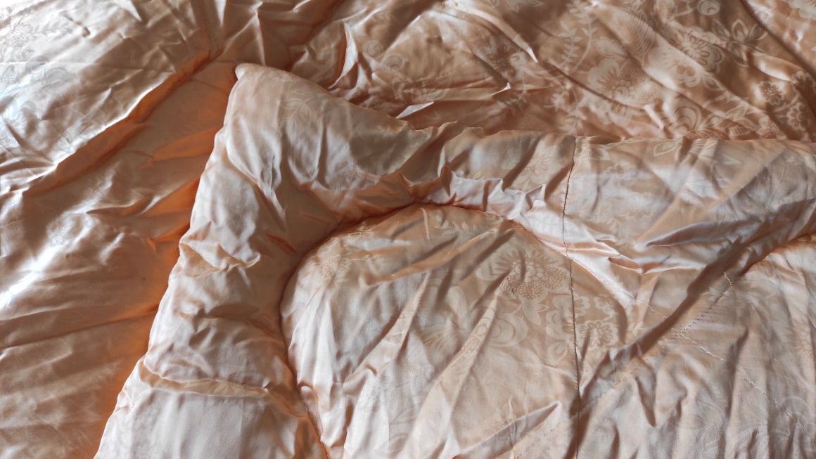 Пуховое одеяло двухспальное  172х200 см