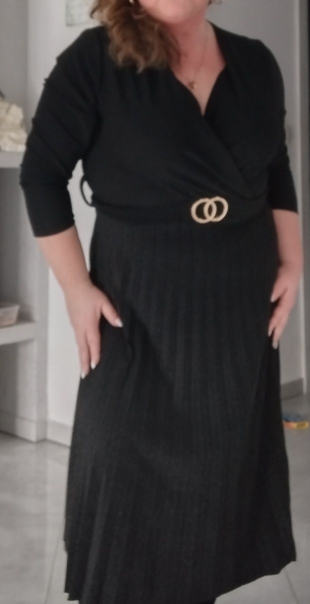 Czarna damska sukienka z brokatem rozmiar XL